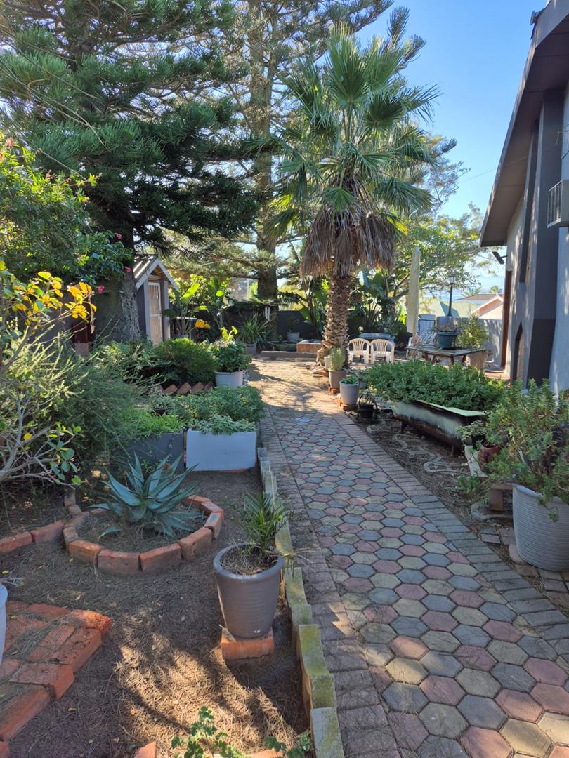 4 Bedroom Property for Sale in Mossel Bay Central Western Cape